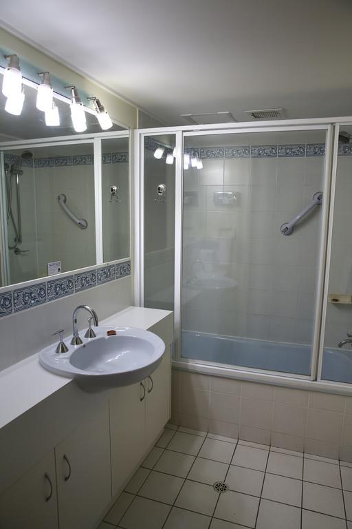 Cheltenham Apartments Калаундра Екстер'єр фото