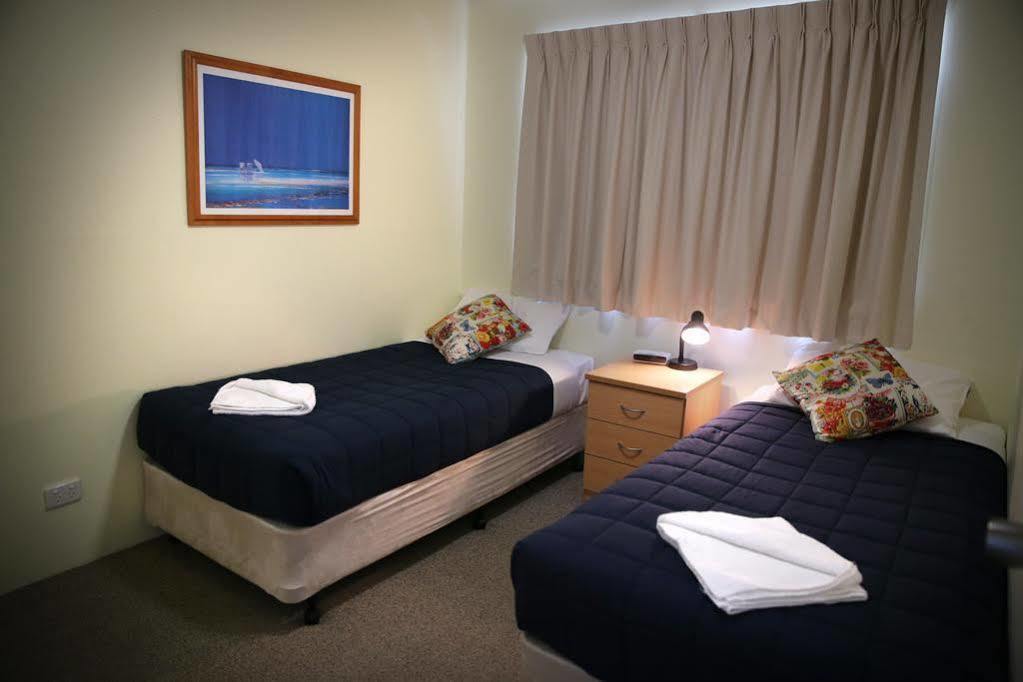 Cheltenham Apartments Калаундра Екстер'єр фото